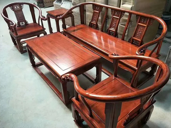 山東實(shí)木家具樣式多就來(lái)廣林萬(wàn)進(jìn)家具來(lái)考察