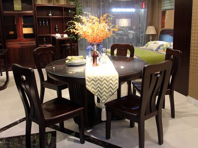 實(shí)木餐桌椅