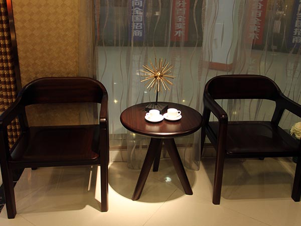 山東實(shí)木家具