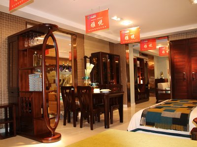 實(shí)木餐桌椅