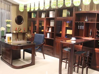 關注實木家具廠家對于家具維護的技巧，延長家具使用年限